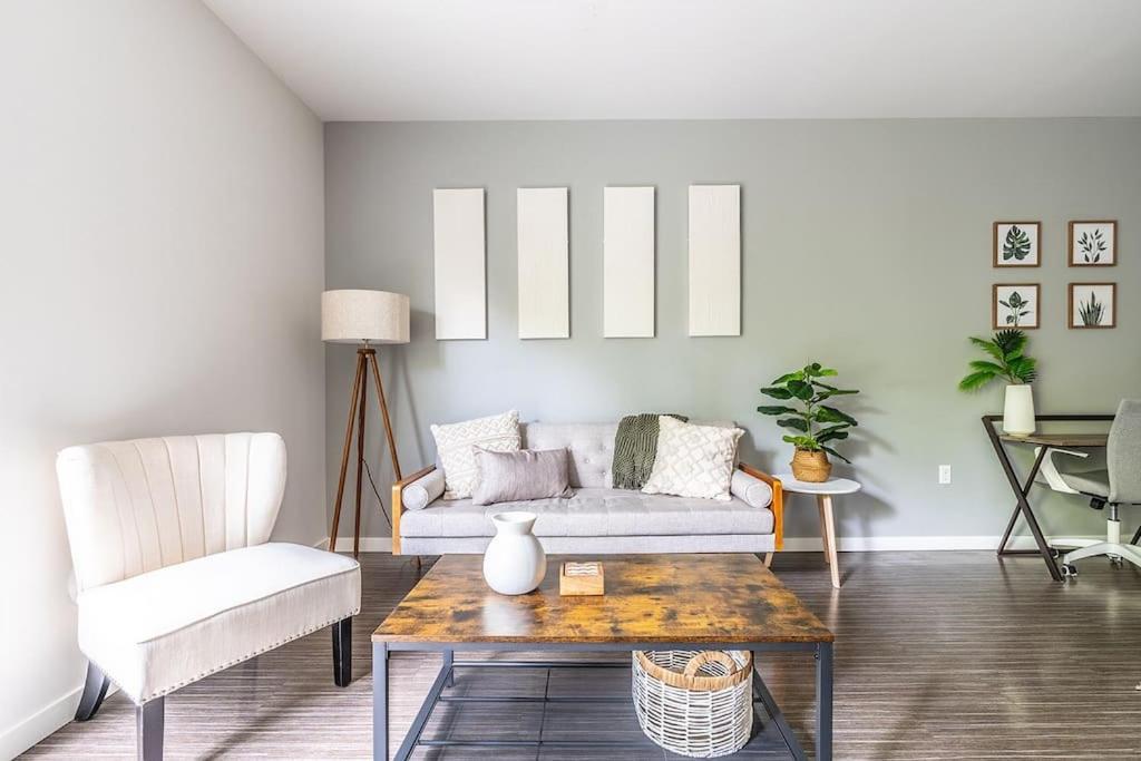 One Bedroom Luxury Apartment Seattle Bagian luar foto