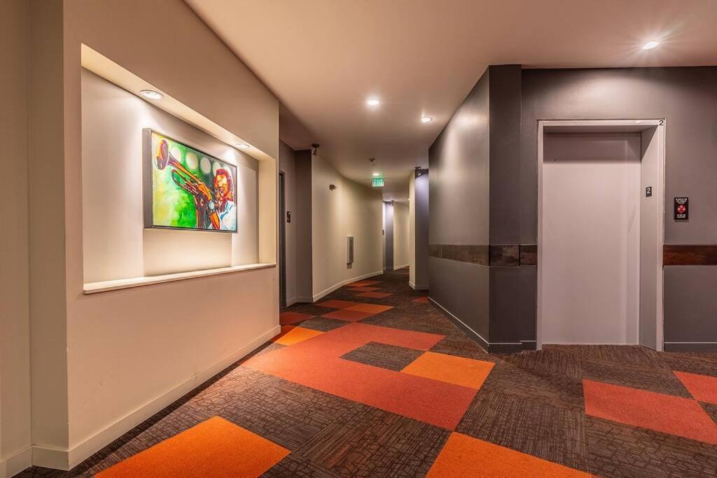 One Bedroom Luxury Apartment Seattle Bagian luar foto