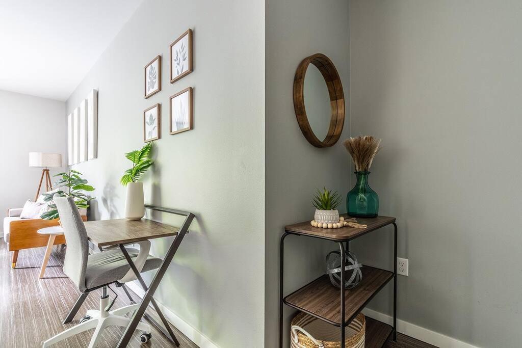 One Bedroom Luxury Apartment Seattle Bagian luar foto