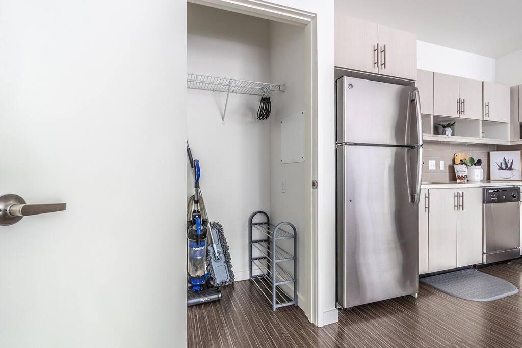One Bedroom Luxury Apartment Seattle Bagian luar foto