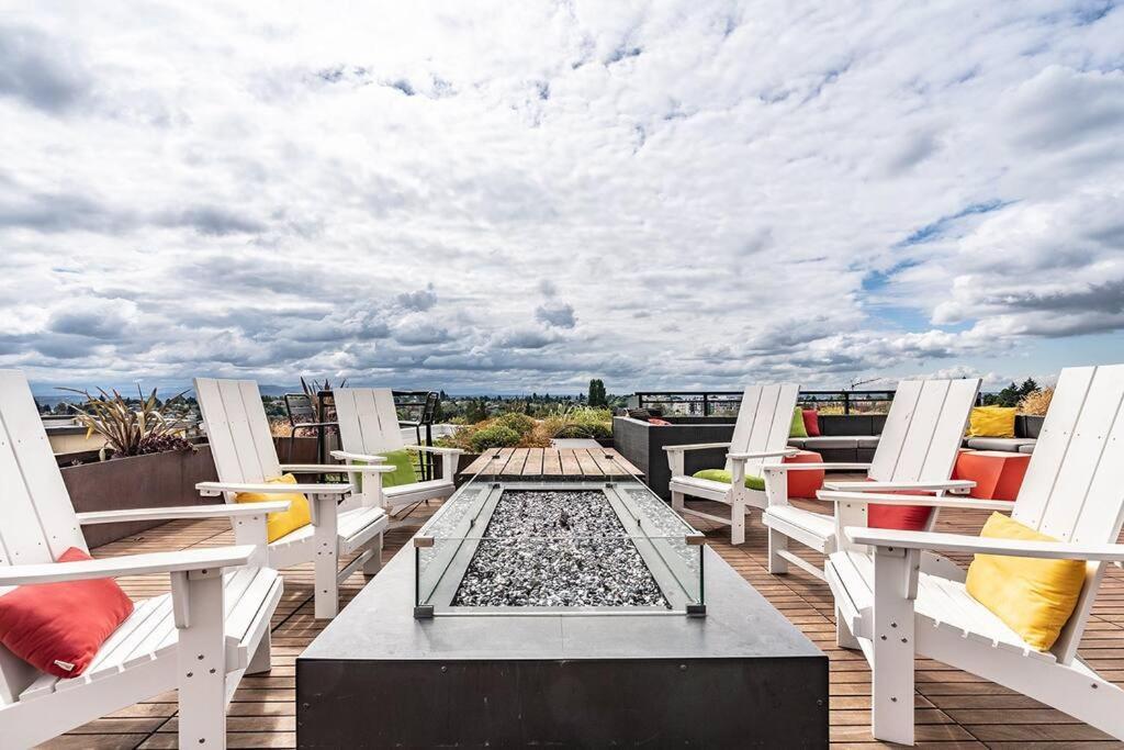 One Bedroom Luxury Apartment Seattle Bagian luar foto